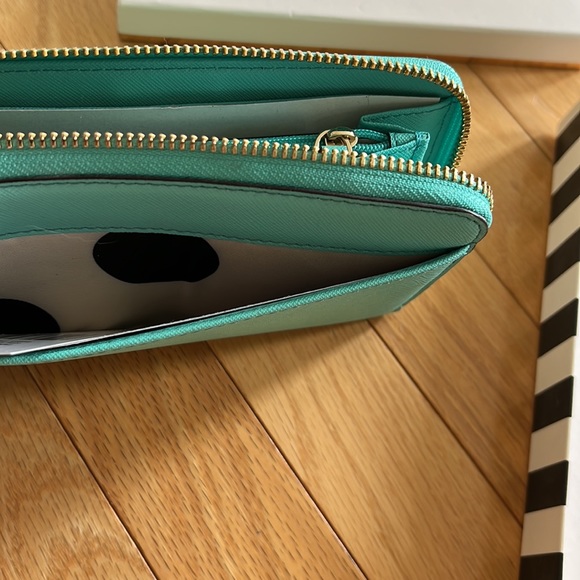 kate spade / lacey / cedar street / wallet - brand new in the box with tags - Picture 6 of 6